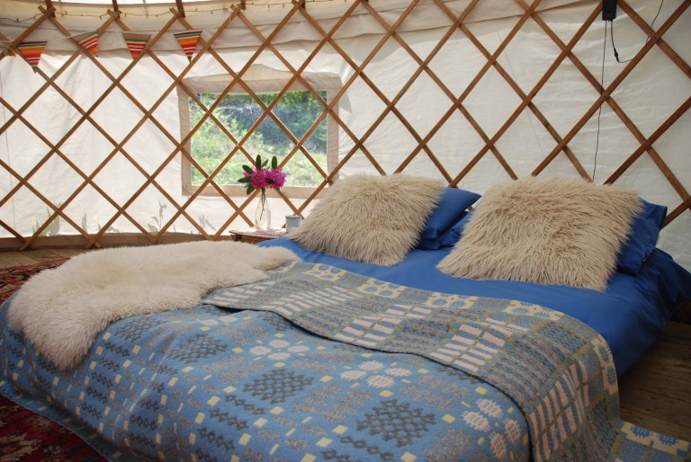 Large yurt bed Graig Wen